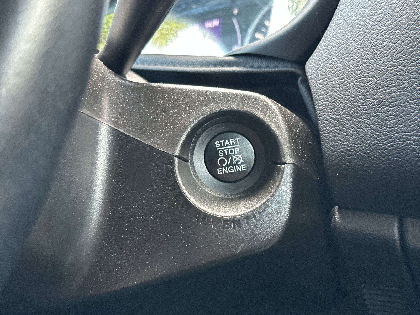 Used 2020 Jeep Renegade Altitude AWD/4WD image 21