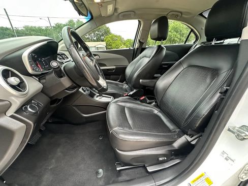 Used 2020 Chevrolet Sonic Premier FWD image 11