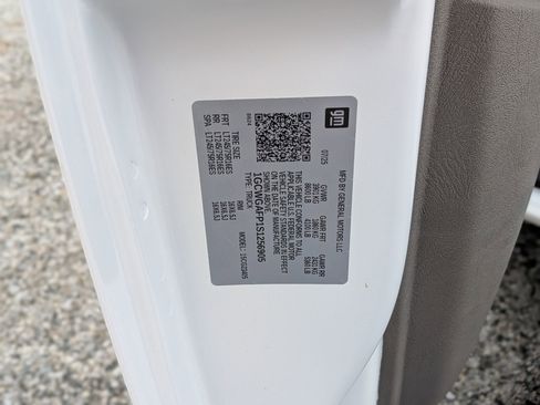 New 2025 Chevrolet Express 2500 w/ Driver Convenience Package image 12