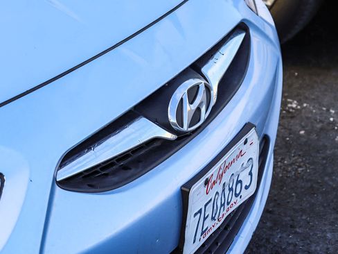 Used 2013 Hyundai Accent GLS image 5