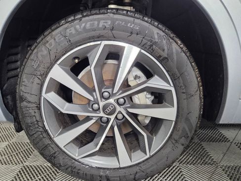 Used 2023 Audi Q5 2.0T Premium w/ Convenience Package AWD/4WD image 8