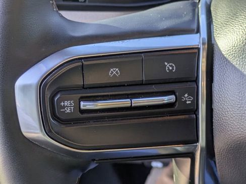 Used 2024 GMC Canyon Denali image 22