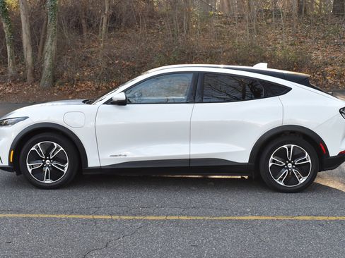 Used 2022 Ford Mustang Mach-E Select image 4