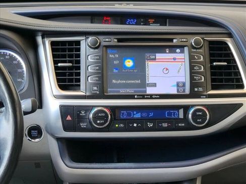Used 2017 Toyota Highlander Limited Platinum FWD image 13