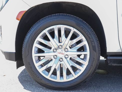 Used 2023 GMC Yukon Denali AWD/4WD image 28