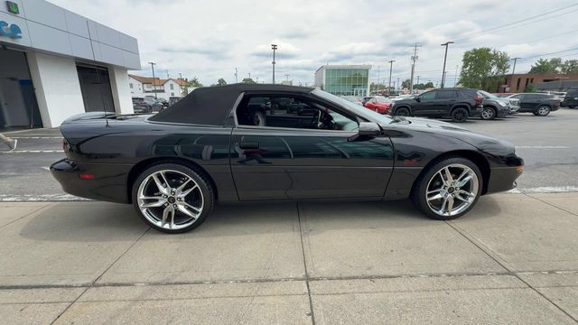Used 2001 Chevrolet Camaro Z28 w/ SS Performance/Appearance Pkg RWD image 9