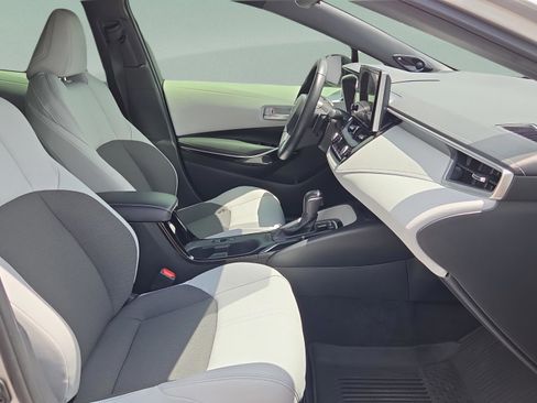 Used 2025 Toyota Corolla XSE FWD image 16