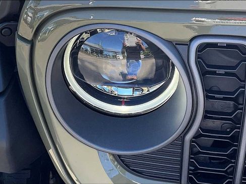 New 2025 Jeep Gladiator Mojave w/ Safety Group image 13