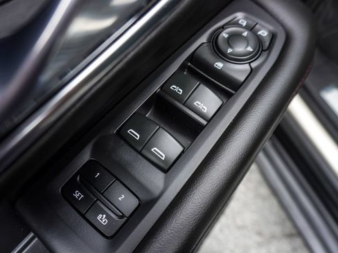 Used 2024 Chevrolet Suburban RST RWD image 21