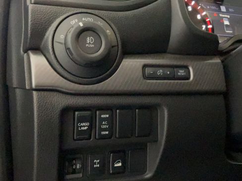 Used 2024 Nissan Titan PRO-4X w/ Pro-4x Convenience Package AWD/4WD image 27