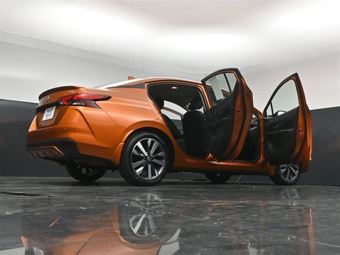 Used 2021 Nissan Versa SR w/ Convenience Package FWD image 40
