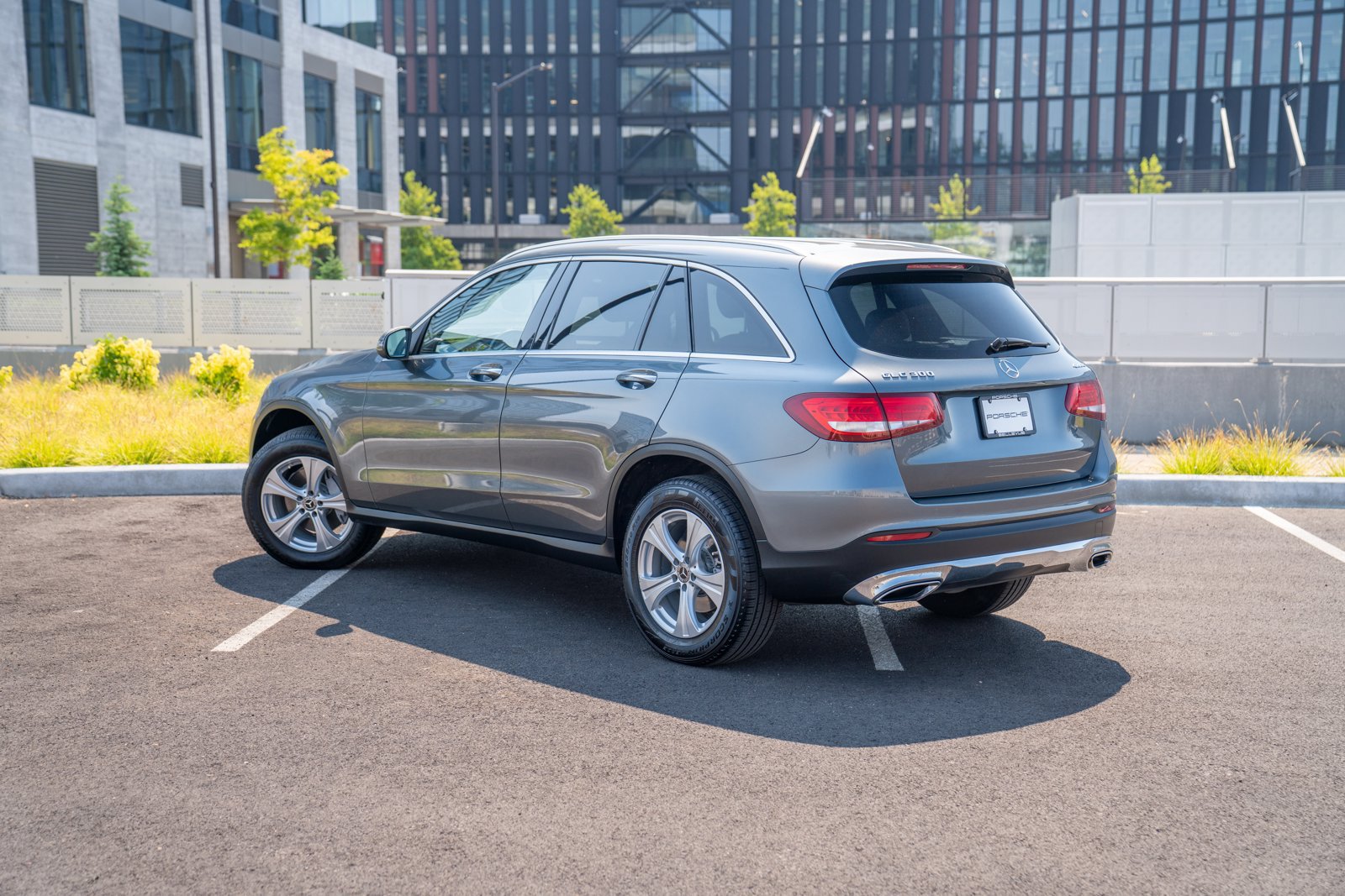Used 2018 Mercedes-Benz GLC 300 4MATIC image 3