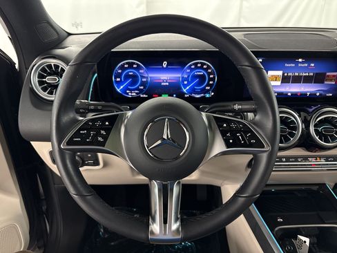 Certified 2024 Mercedes-Benz EQB 300 4MATIC image 11