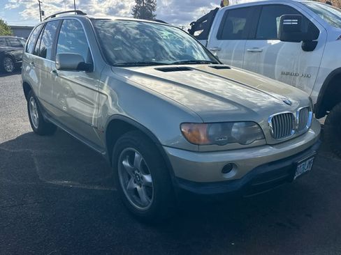 Used 2001 BMW X5 4.4i AWD/4WD image 2