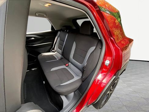 Used 2025 Chevrolet TrailBlazer LT FWD image 22