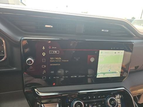 Used 2025 GMC Sierra 1500 AT4 w/ AT4 Premium Package AWD/4WD image 10