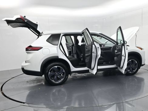 Used 2024 Nissan Rogue SV FWD image 67