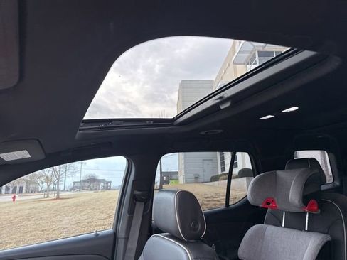 Used 2023 Chevrolet Traverse Premier w/ Redline Edition image 12