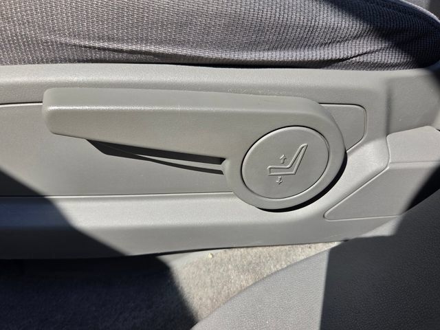 Used 2016 Chevrolet Traverse LS FWD image 18