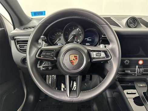 Certified 2025 Porsche Macan image 36
