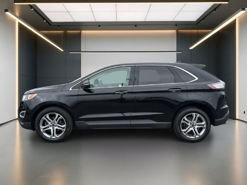 Used 2016 Ford Edge Titanium w/ Technology Package FWD image 2