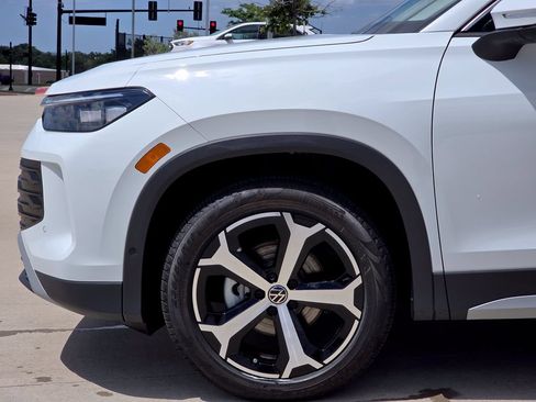 New 2026 Volkswagen Tiguan SE FWD image 6