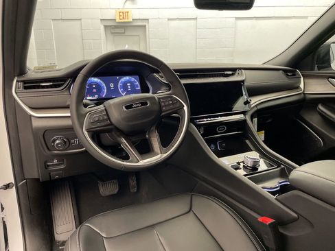 New 2026 Jeep Grand Cherokee Limited image 9