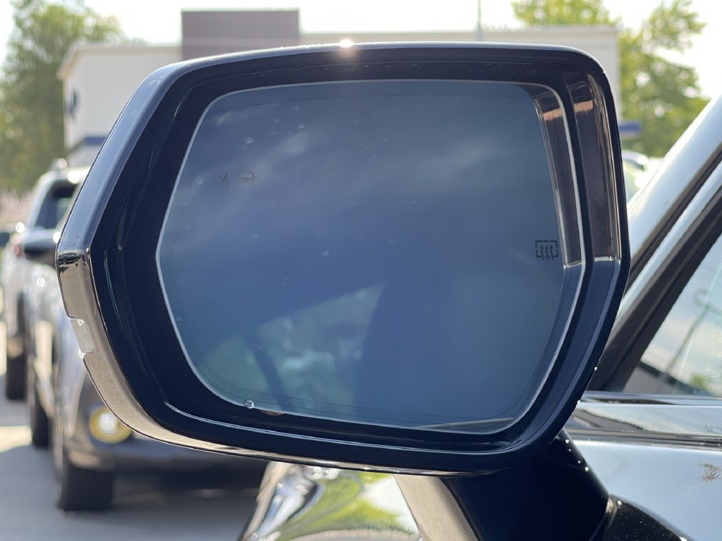 Used 2024 Cadillac XT4 Sport AWD/4WD image 19