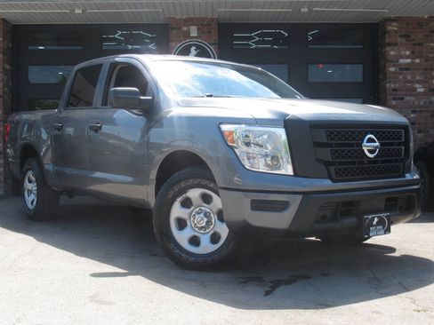 Used 2023 Nissan Titan S AWD/4WD image 2