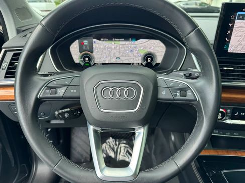 Used 2022 Audi Q5 e Premium Plus w/ Premium Plus Package AWD/4WD image 30