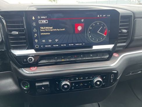 Used 2025 GMC Sierra 1500 SLT image 31