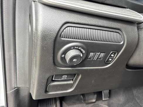 Used 2024 Jeep Wagoneer Series II w/ Flexible Seating Group RWD image 26