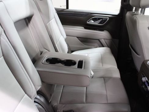 Used 2023 GMC Yukon SLT image 54