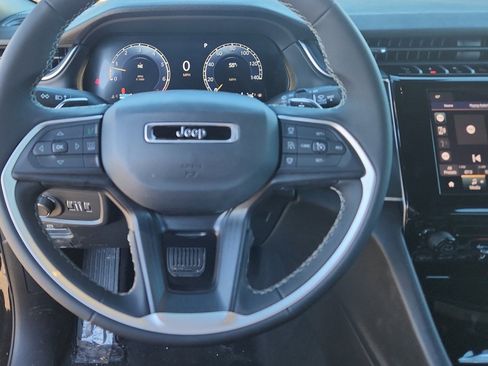 New 2026 Jeep Grand Cherokee L Laredo w/ Trailer Tow Package AWD/4WD image 13