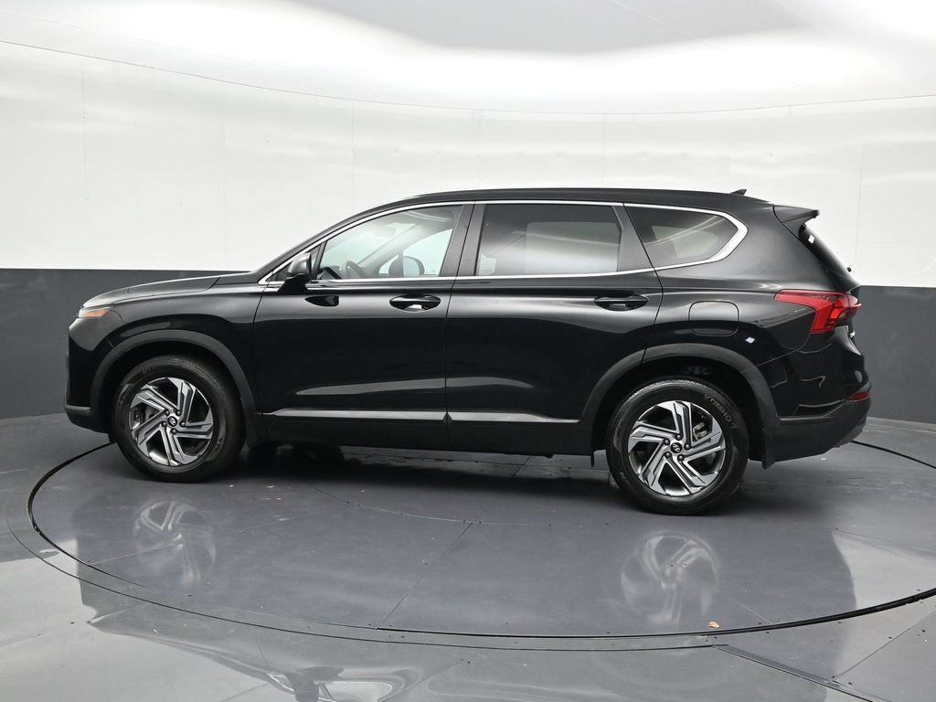 Used 2023 Hyundai Santa Fe SE FWD image 2