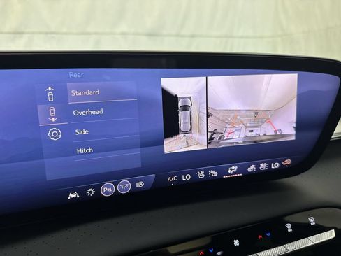 Certified 2026 Buick Enclave Avenir w/ Super Cruise Package AWD/4WD image 17