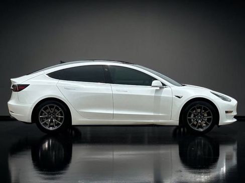 Used 2020 Tesla Model 3 Standard Range RWD image 8