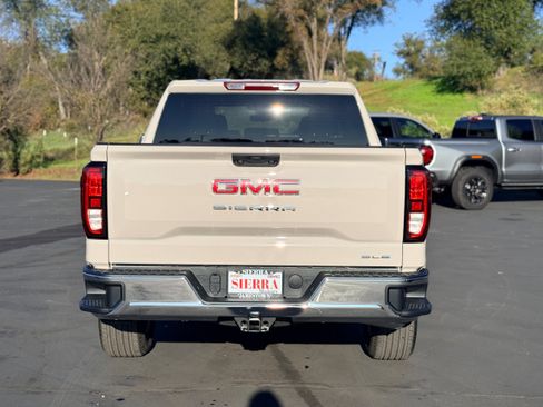 New 2026 GMC Sierra 1500 SLE w/ Max Trailering Package image 5