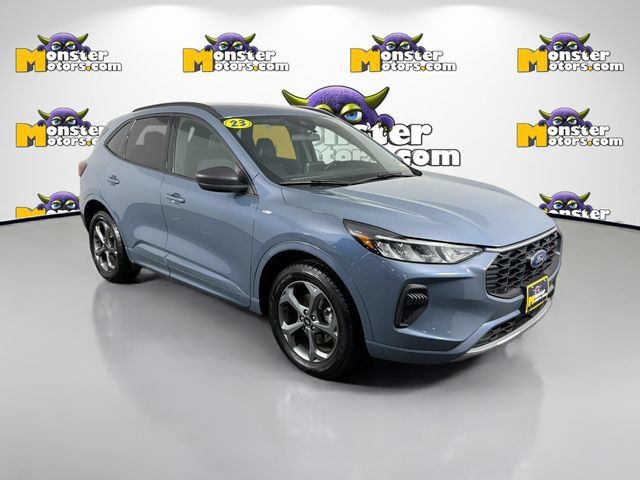 Used 2023 Ford Escape ST-Line w/ Equipment Group 301A AWD/4WD image 3