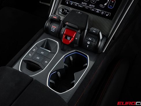Used 2023 Lamborghini Urus Performante AWD/4WD image 39