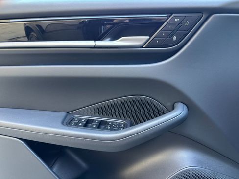 Certified 2025 Porsche Macan Electric RWD image 12