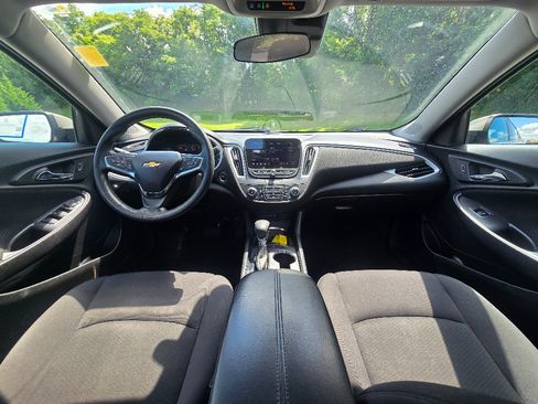 Used 2023 Chevrolet Malibu LT FWD image 17