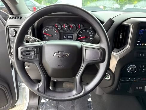 Used 2025 Chevrolet Silverado 1500 Custom Trail Boss AWD/4WD image 22