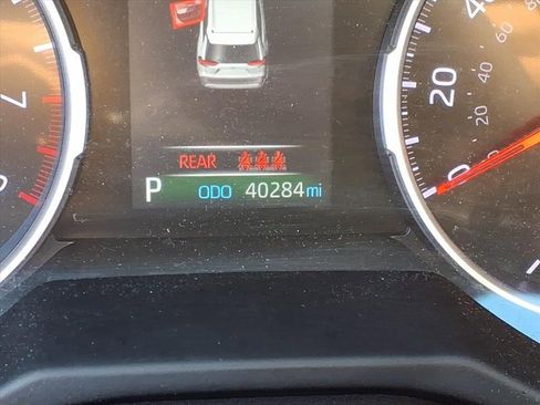 Used 2021 Toyota RAV4 XLE image 26