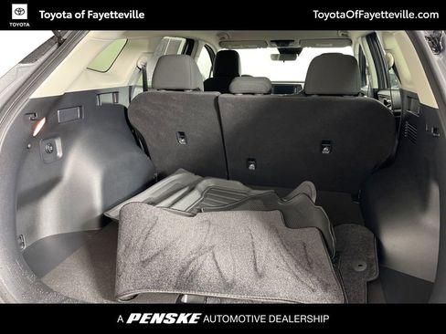 Used 2025 Kia Sportage LX image 8