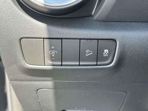 Used 2023 Hyundai Kona SEL AWD/4WD image 22
