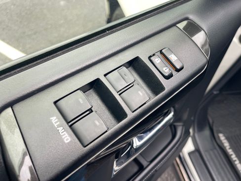 Used 2019 Toyota 4Runner Limited image 8