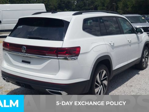 Used 2025 Volkswagen Atlas SE FWD image 3