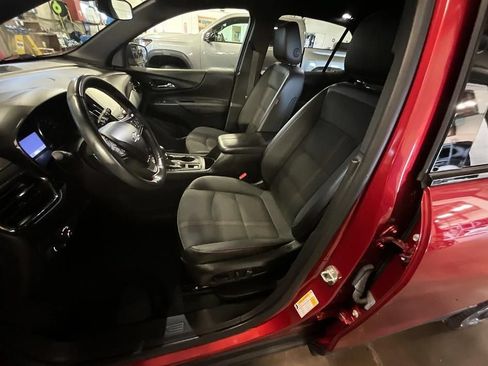 Used 2023 Chevrolet Equinox RS FWD image 4
