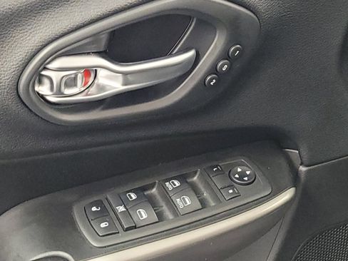 Used 2020 Jeep Cherokee High Altitude AWD/4WD image 27